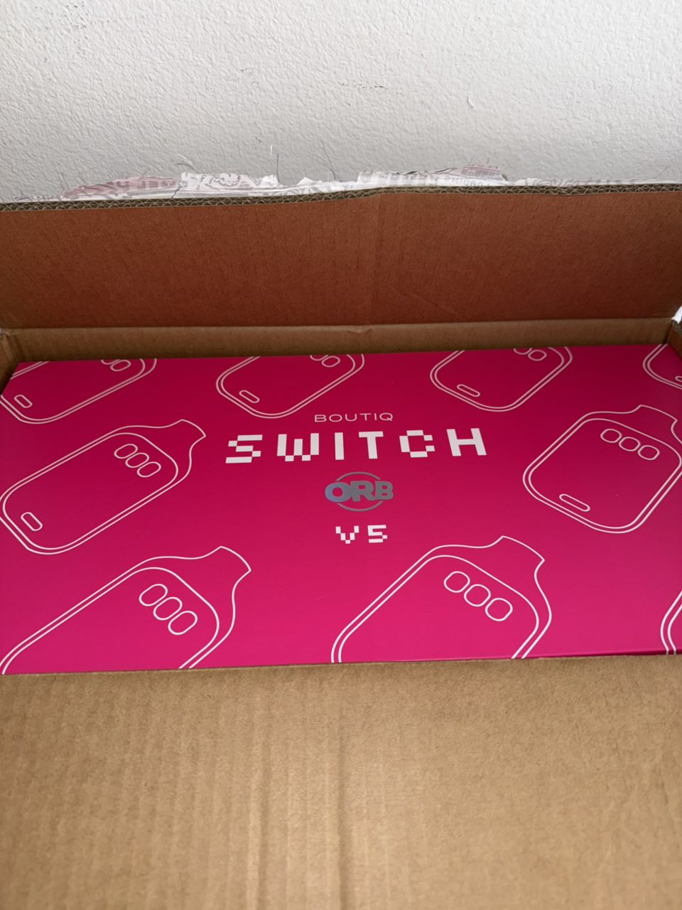 Boutiq Switch V5 ORB limited edition 3-chamber disposable vape with Live Diamonds | Boutiqdispo.com